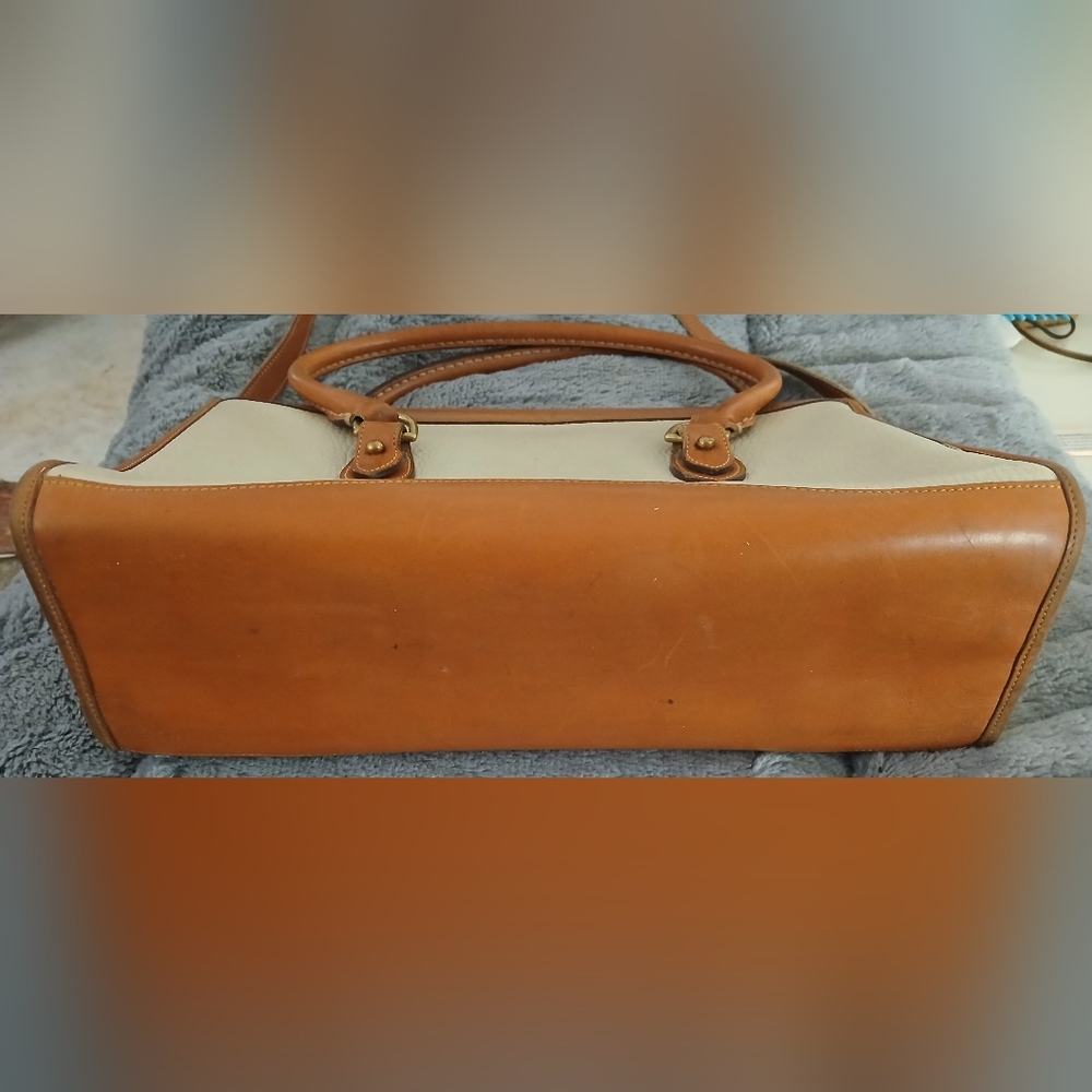 Vintage Dooney & Bourke Crossbody - Picture 4 of 16